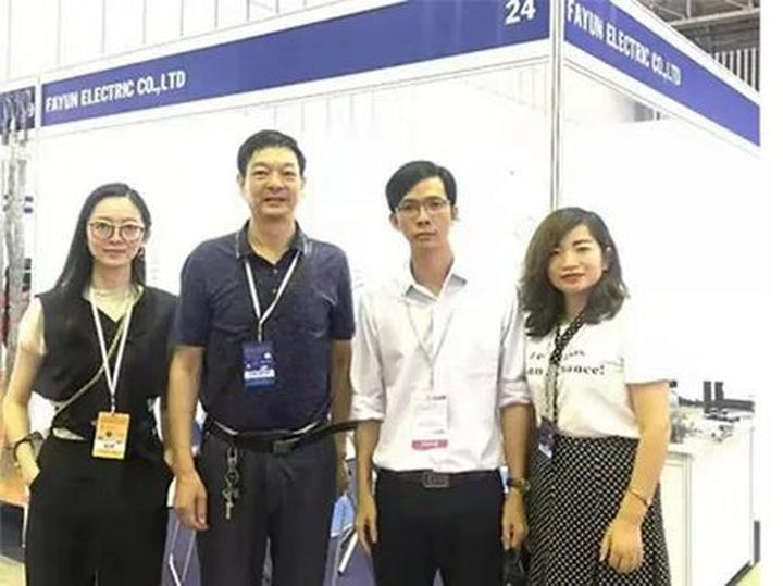 Hé lộ hậu trường siêu nhạc - Cảm hứng video marketing từ Hotspot Matrix